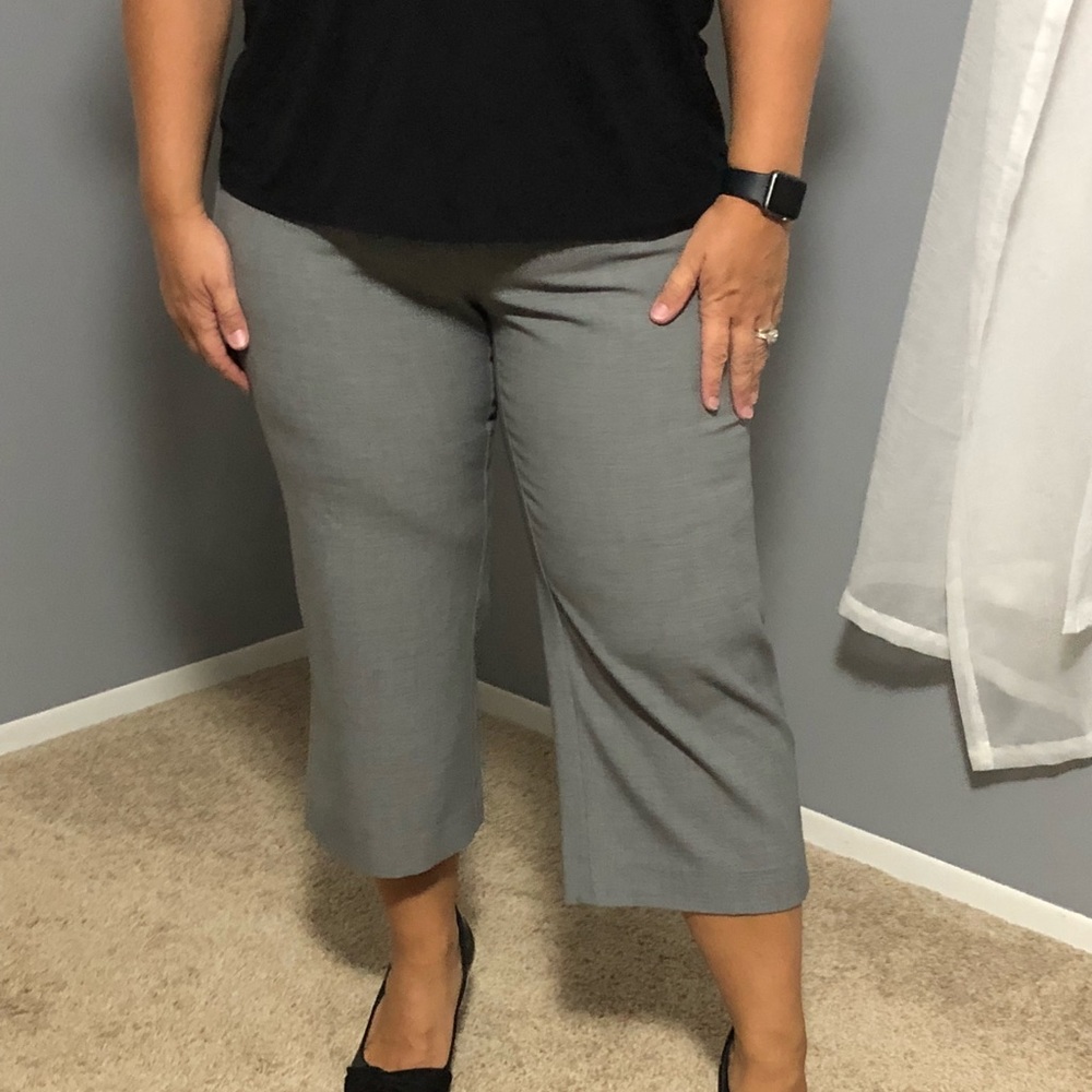 Grey capris